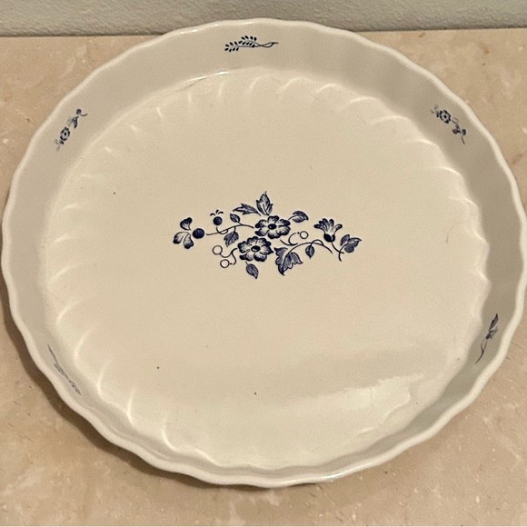 9” Firkloveren Apilanlehti pie, tart and quiche plate - Picture 2 of 9